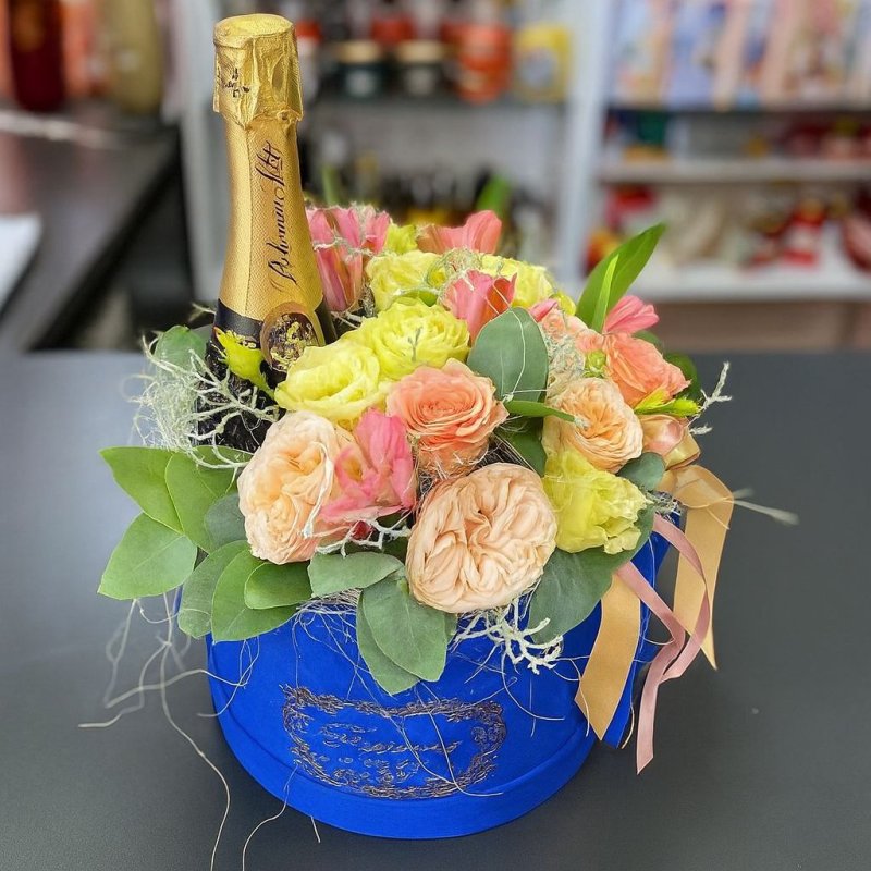 Flower box of Peony Roses